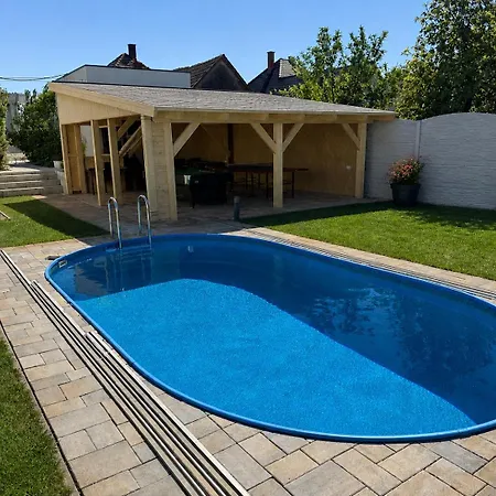Pet-house Trstice